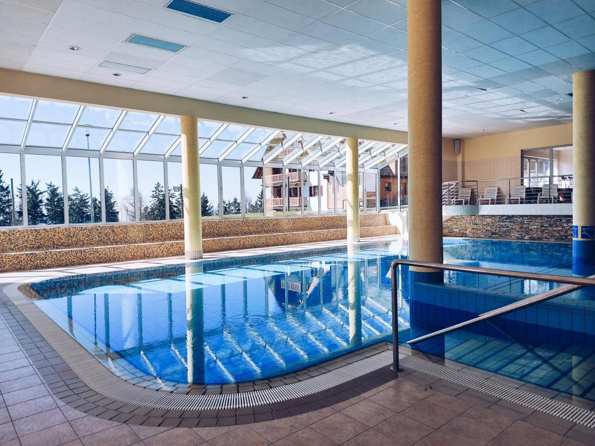 Pohorje Village Wellbeing Resort - Wellness & Spa Hotel Bolfenk Maribor Buitenkant foto
