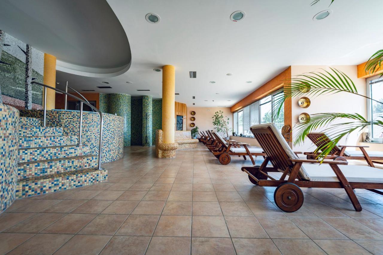 Pohorje Village Wellbeing Resort - Wellness & Spa Hotel Bolfenk Maribor Buitenkant foto