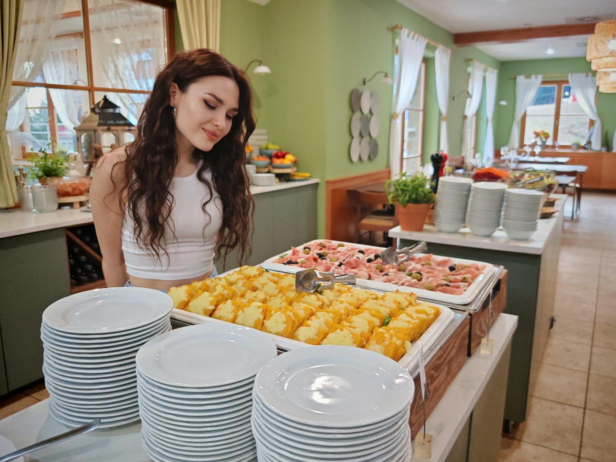 Pohorje Village Wellbeing Resort - Wellness & Spa Hotel Bolfenk Maribor Buitenkant foto